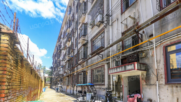 建行家属院外景图