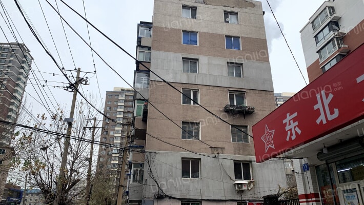 公司家属楼外景图