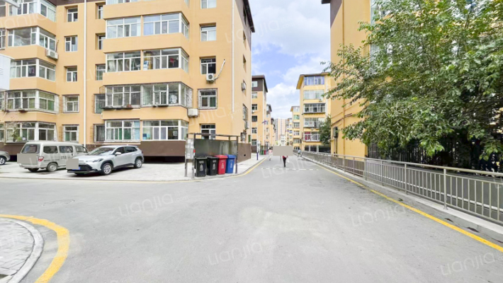 铭花苑小区外景图