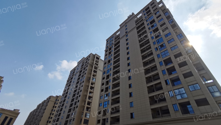 金厦银湖城外景图