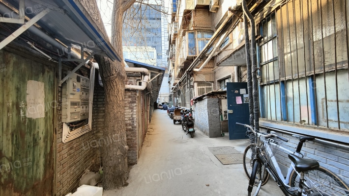 省汽配宿舍外景图