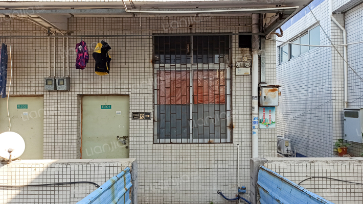 横江东门商住楼外景图