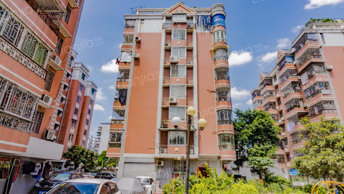 东方公寓外景图