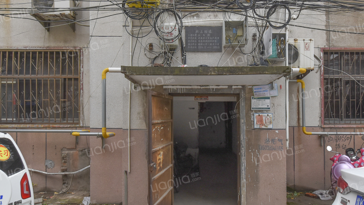 七里店乡政府住宅楼外景图