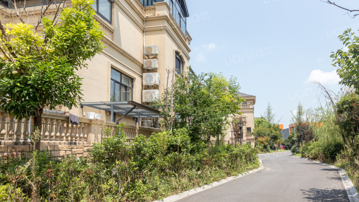 银海豪庭外景图