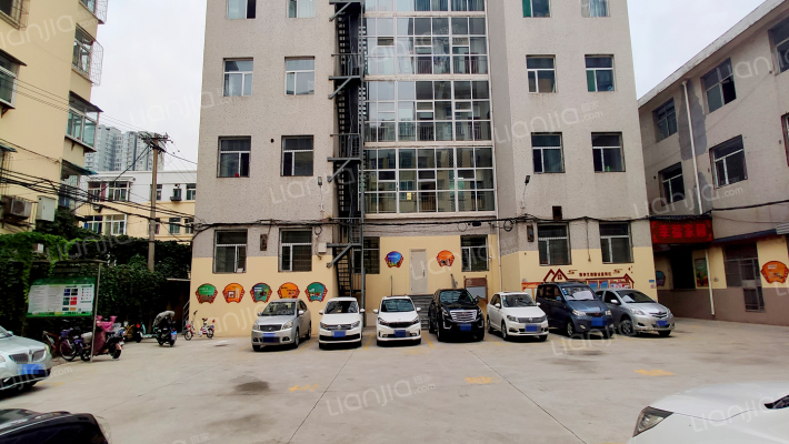 建行宿舍外景图