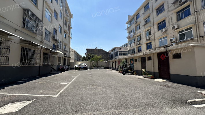 吉祥路18号外景图