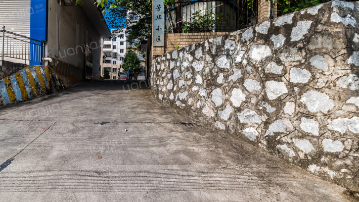 芳华小区外景图