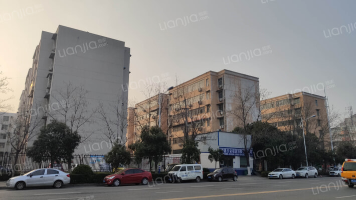 教师住宅楼外景图