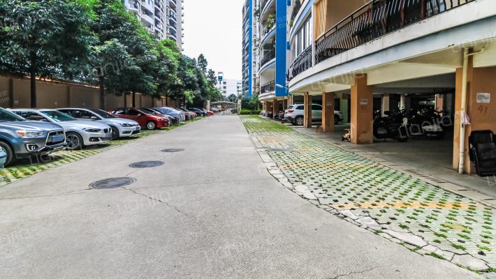 大地华城外景图