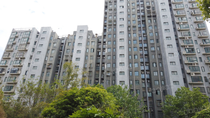 七彩星城外景图