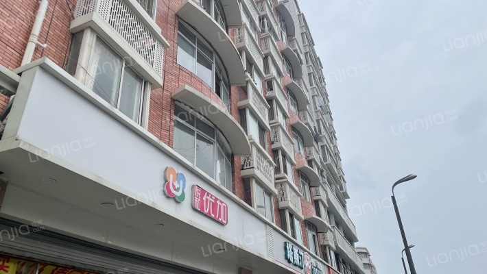 灵龙路20号外景图