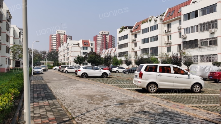 蓝苑小区外景图