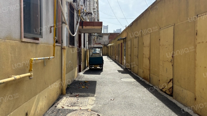 监理公司家属院外景图