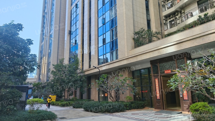 善见豪山外景图