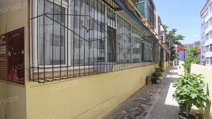 山右巷房管局宿舍外景图