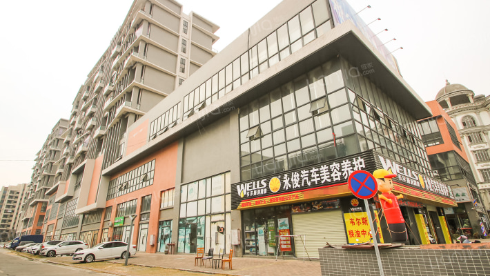 万品中心外景图