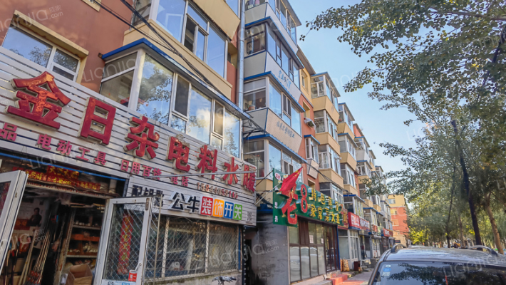 百货站小区外景图