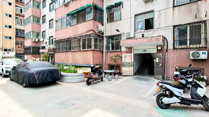 弓背街56号外景图