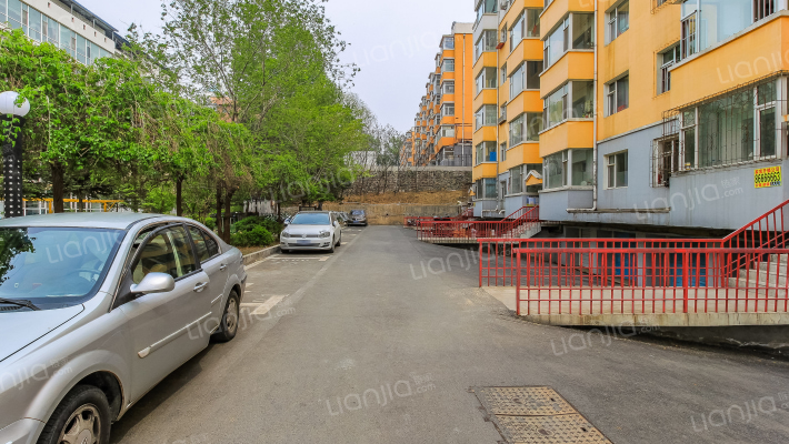 中研小区外景图