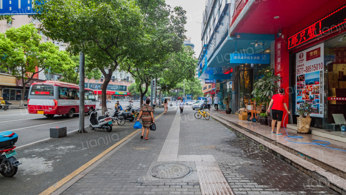 侨房大厦外景图