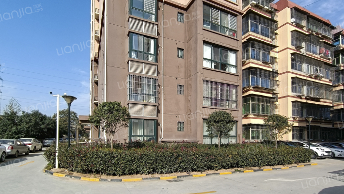 牛背梁自然保护区管理局家属院外景图