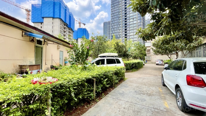 中医学院关上家属区外景图