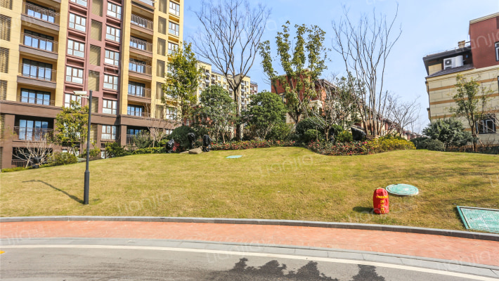 天著湖韵花园外景图