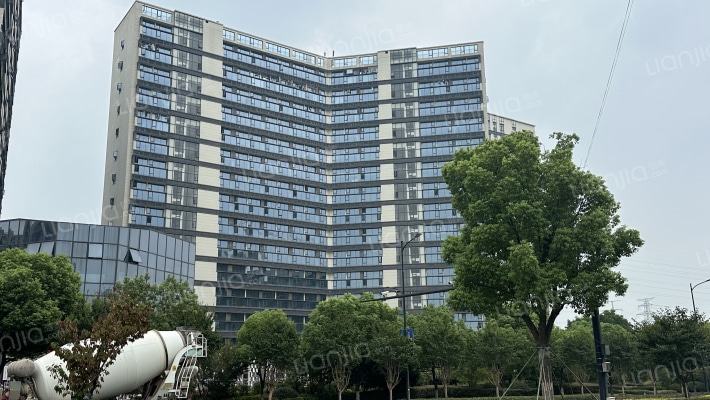 赞红星座外景图