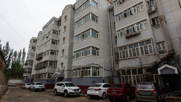 市职业技术学院住宅楼外景图