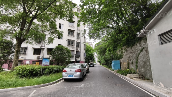 汇龙山庄外景图