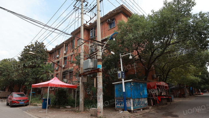 钢红中区外景图