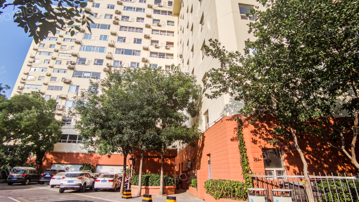 地电宿舍楼外景图