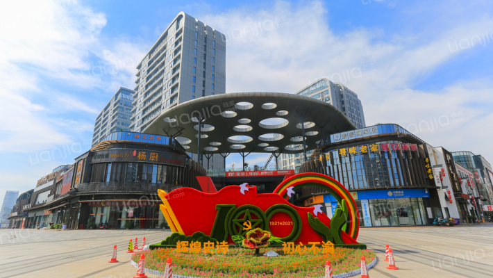 沃华W广场外景图