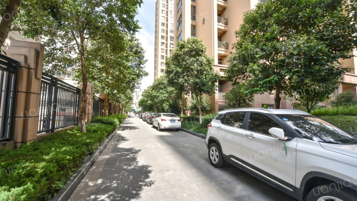 金色华庭西区外景图