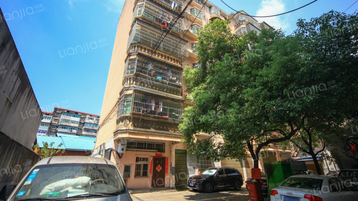 建设公寓外景图