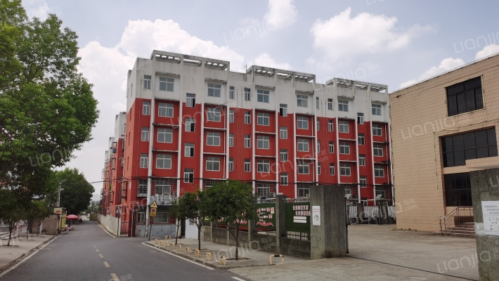 中国中车401厂家属院外景图