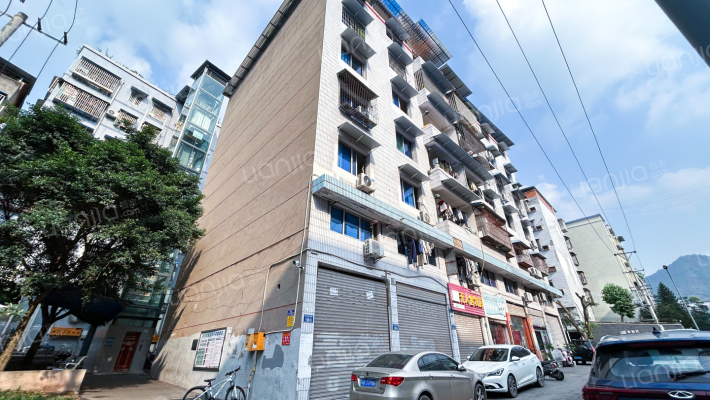 皮鞋城北一街82号外景图