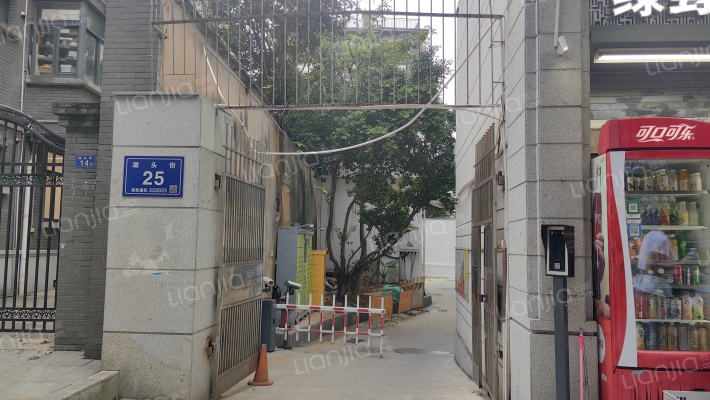 湖畔花园外景图