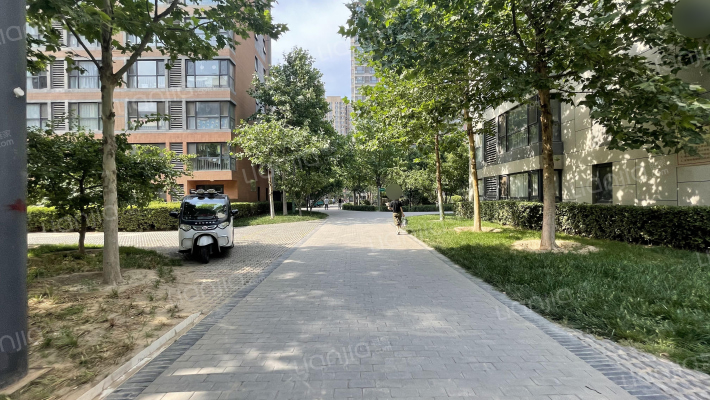 长阳半岛怡和路1号院外景图