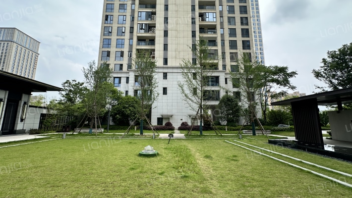 秀峰一品外景图