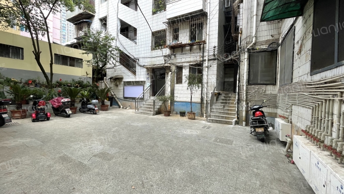 市一医宿舍外景图