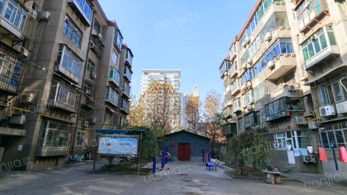 第九十九中学家属院外景图