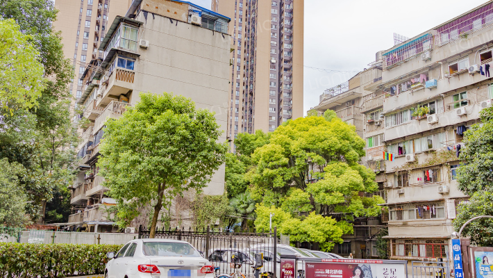 科技馆宿舍外景图