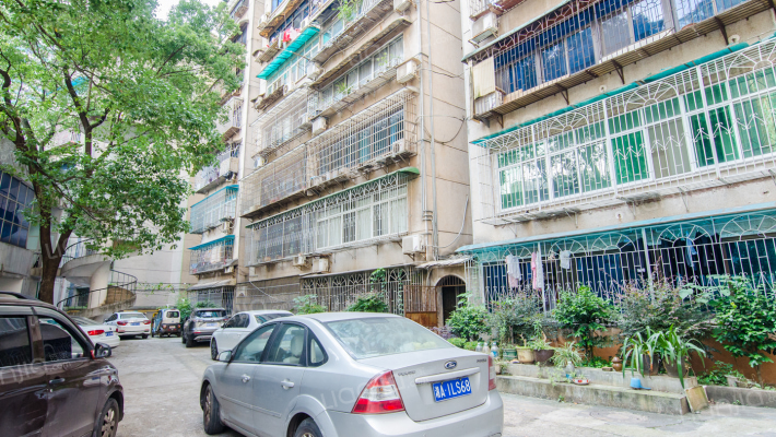 广电宿舍外景图