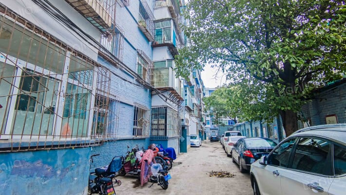 市建总公司宿舍外景图