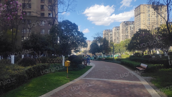 云南映象城市公园广场外景图