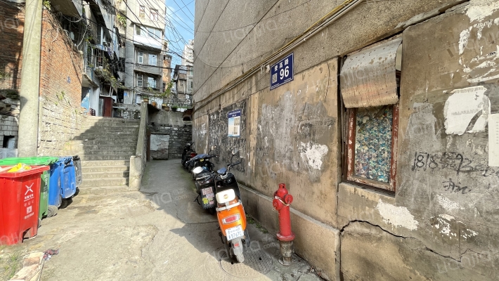 登高路96号外景图