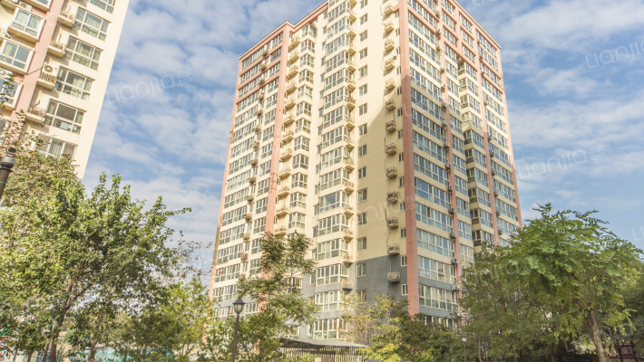 富润家园外景图