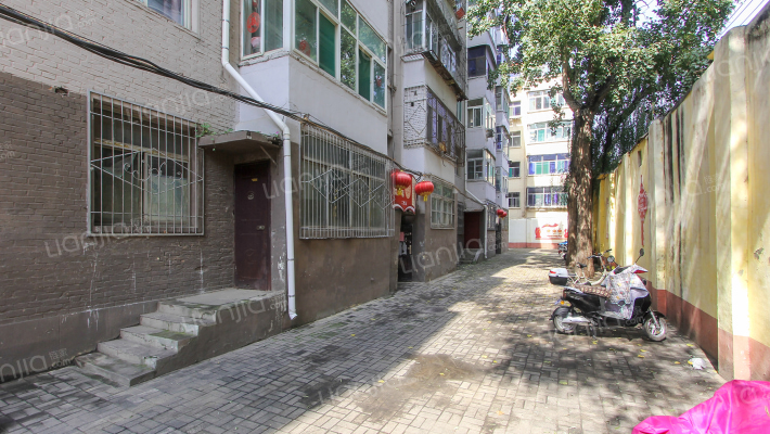 坪西小学宿舍外景图